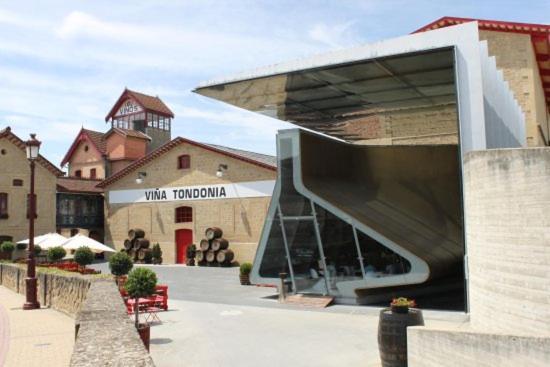 En El Corazon Del Barrio De La Estacion Vila Haro Exterior foto