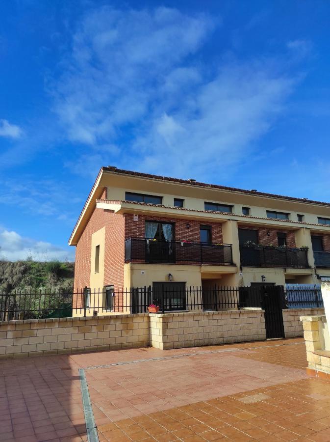 En El Corazon Del Barrio De La Estacion Vila Haro Exterior foto