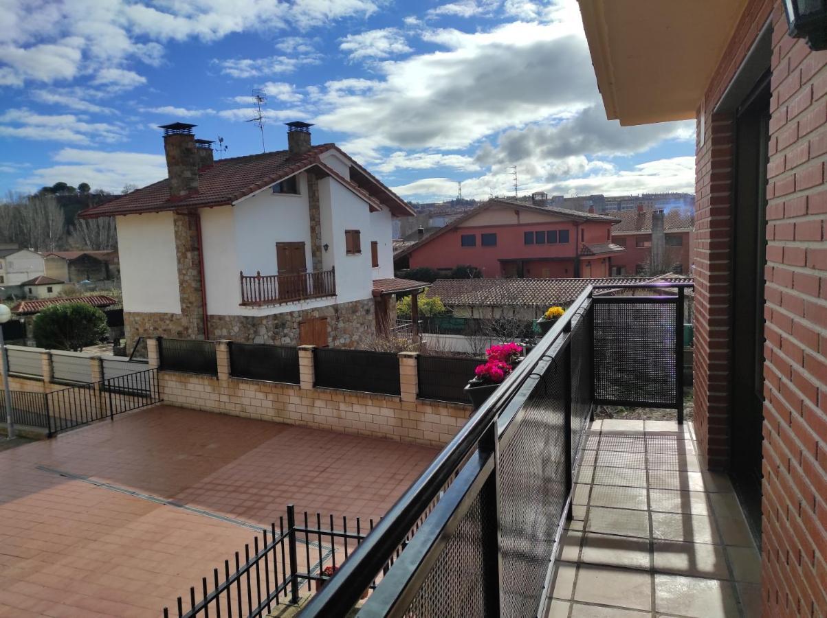 En El Corazon Del Barrio De La Estacion Vila Haro Exterior foto